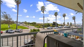 Condo, 1 Bedroom | Property grounds