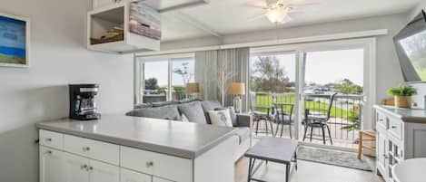 Condo, 1 Bedroom | Living area