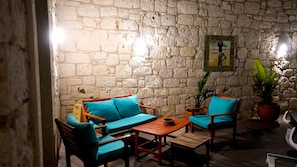 Lobby sitting area - Kiva Alaçatı Hotel By Amarillo  (Cesme)