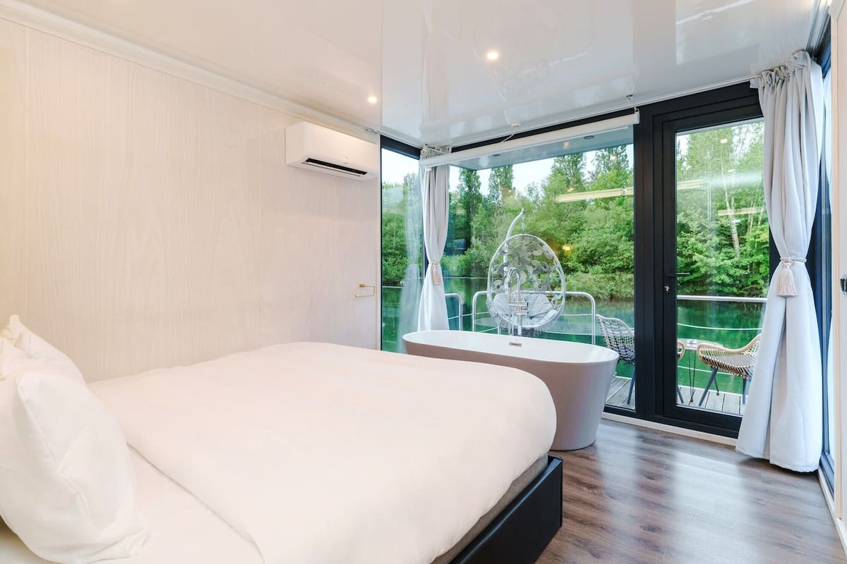 Superior Suite, Balcony, Lake View