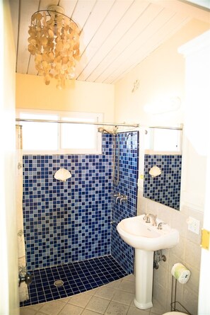 Condo, 2 Bedrooms | Bathroom