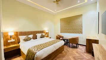 Basic Double or Twin Room | In-room safe, iron/ironing board, free WiFi, bed sheets