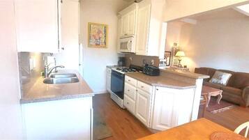 Kondominium, 1 kamar tidur | Dapur pribadi | Lemari es, mesin pembuat kopi/teh, dan pemanggang roti