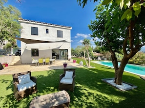 Pool - Beautiful Villa Moderne in Marseille close to all tourist attractions (Unknown)