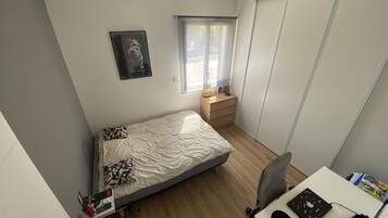 3 chambres, fer et planche Ă repasser, Wi-Fi, draps fournis