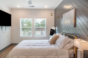 3 bedrooms, iron/ironing board, WiFi