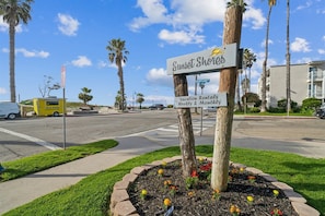 Property grounds - 4980 Sandyland Road #216 2 Bedroom Condo by RedAwning (Carpinteria)