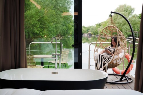 L'Escale Royale Poissy Ile de Migneaux