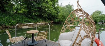 L'Escale Royale Poissy Ile de Migneaux
