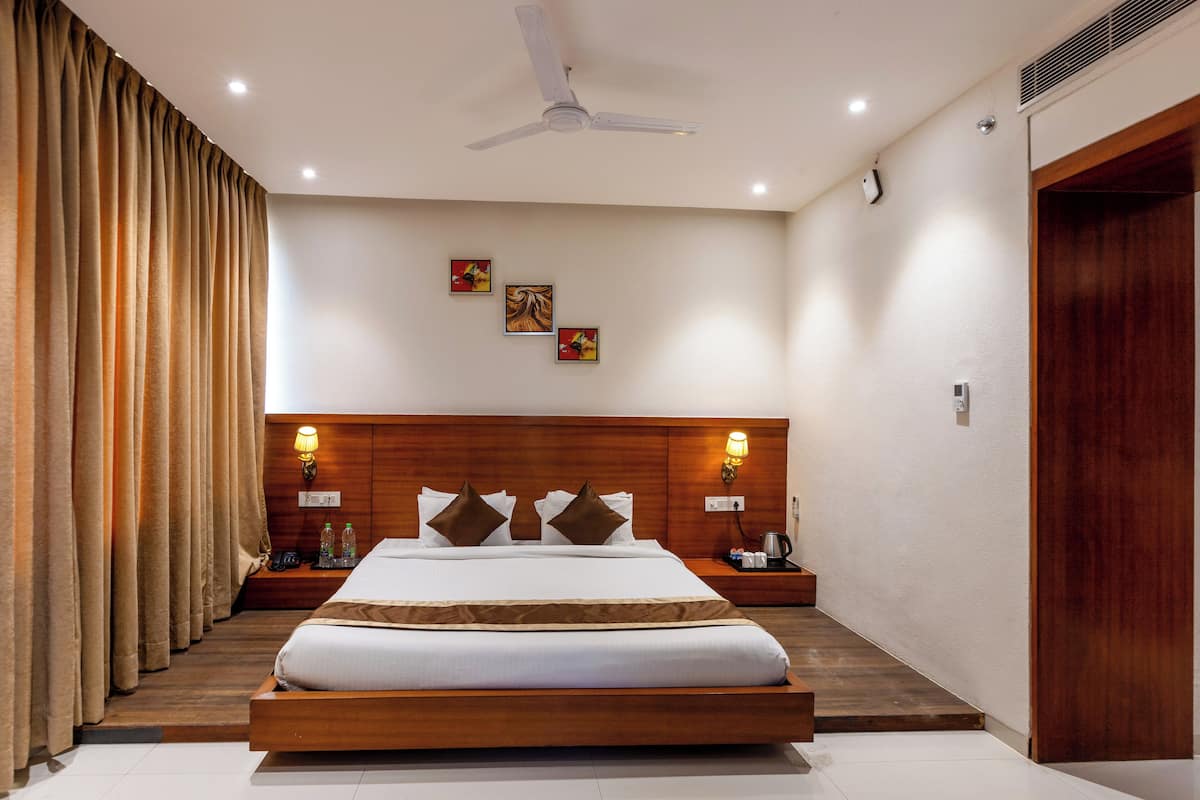 1 bedroom, in-room safe, desk, laptop workspace