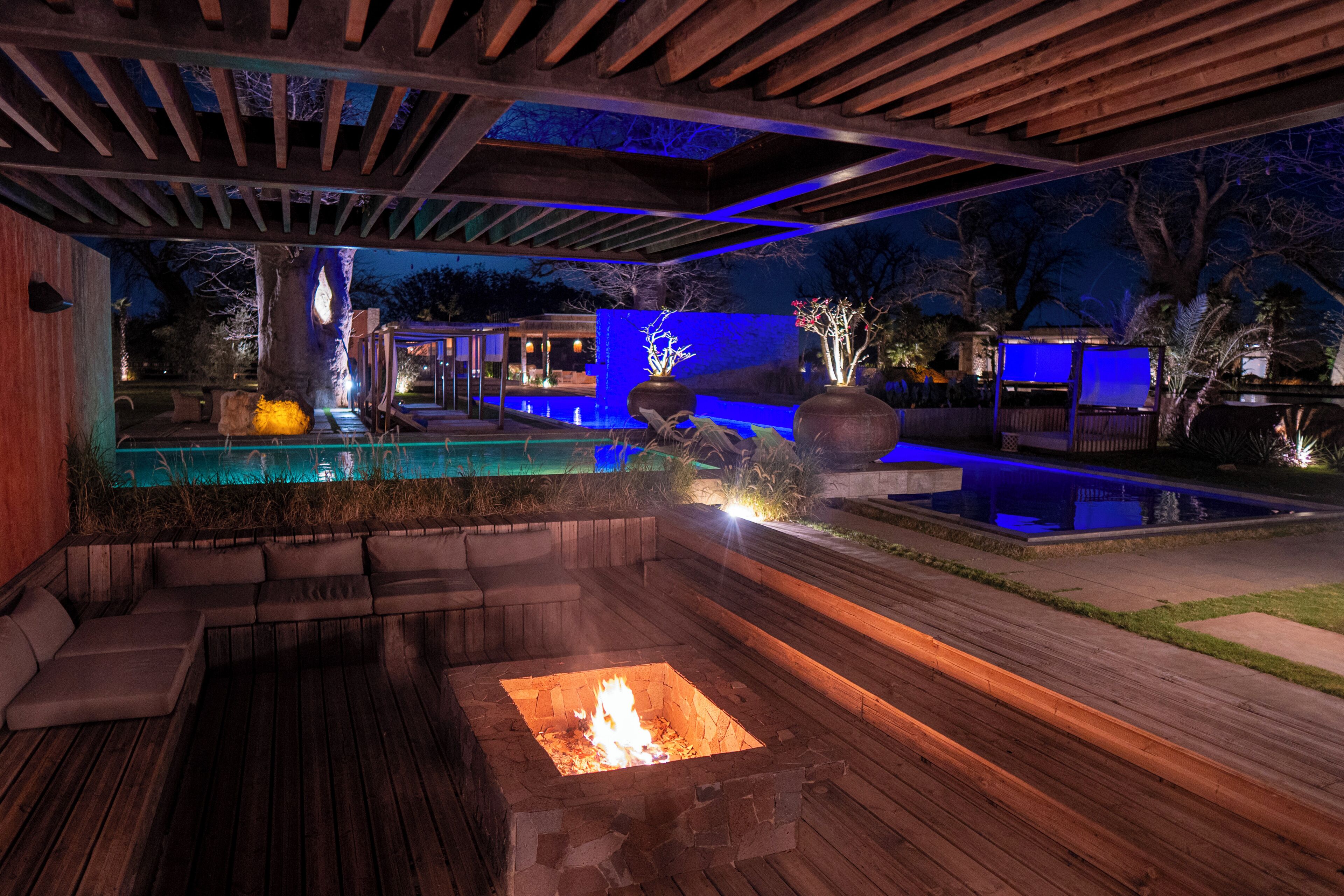 المنشأة من الخارج