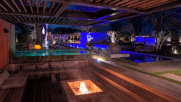 المنشأة من الخارج