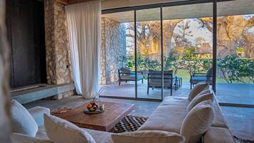 Corrida | Safe på rommet, blendingsgardiner, lydisolert og strykejern/-brett