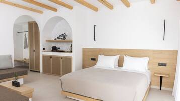 Deluxe Suite, Pool View | 1 bedroom, in-room safe, soundproofing, free WiFi