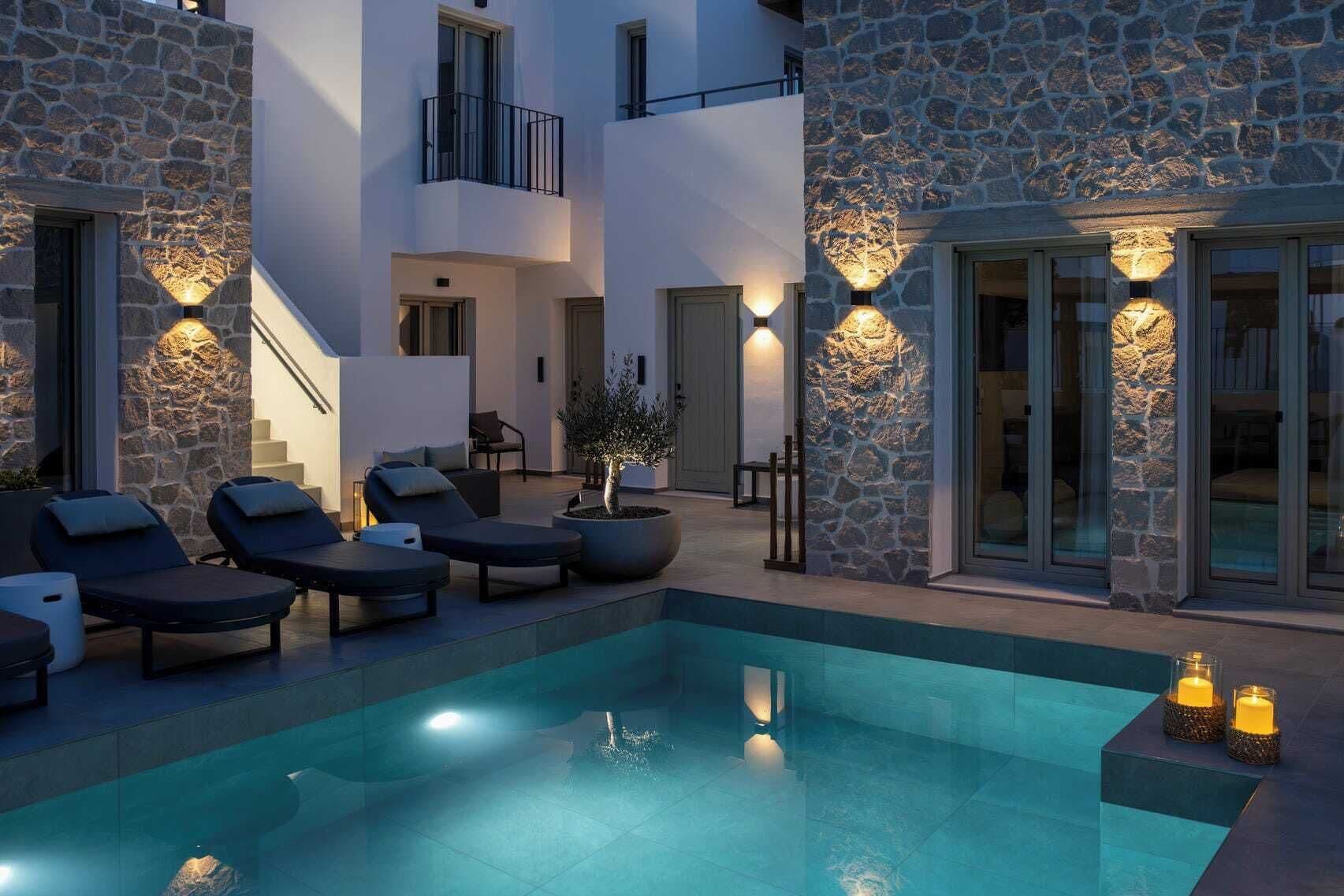 Suite Signature, balcón, vistas a la piscina | Vistas al jardín