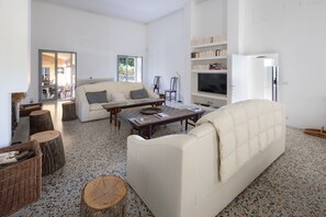 TV - La Scuola, sumptuous villa with swimming pool (Toscana)