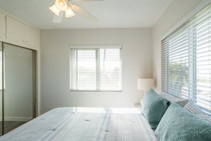 Condo, 2 Bedrooms