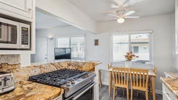 Appart'hÎtel, 2 chambres | Cuisine privée