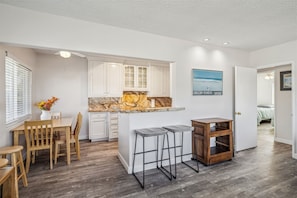 Condo, 2 Bedrooms | Interior