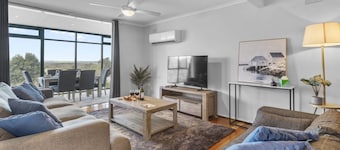 Spacious 5BR Retreat | Sleeps 10
