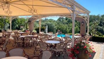 Ristorazione all'aperto