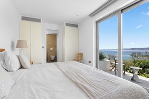 7 chambres, fer et planche à repasser, Wi-Fi, draps fournis