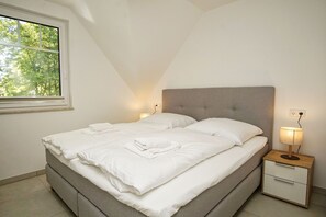 4 chambres, bureau, accès au Wi-Fi (inclus)