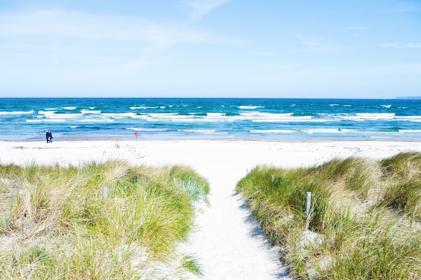 Una spiaggia nelle vicinanze