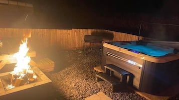 Cabin | Tab spa terbuka