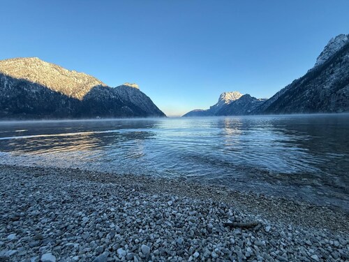 Ferienhaus TraunseeStrand EXKLUSIV in Seelage inkl. großzügigem Garten