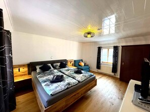 3 soverom, reiseseng for barn, wi-fi (inkludert) og sengetøy