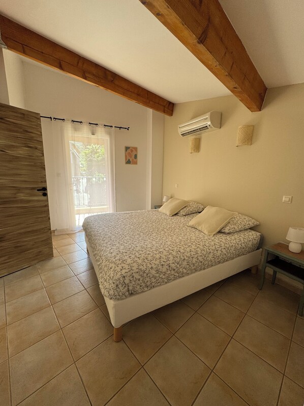 2 bedrooms, iron/ironing board, travel crib, free WiFi