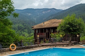 Piscine extérieure (ouverte en saison)