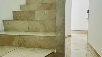 Comfort-Dreibettzimmer, Stadtblick | Kostenloses WLAN