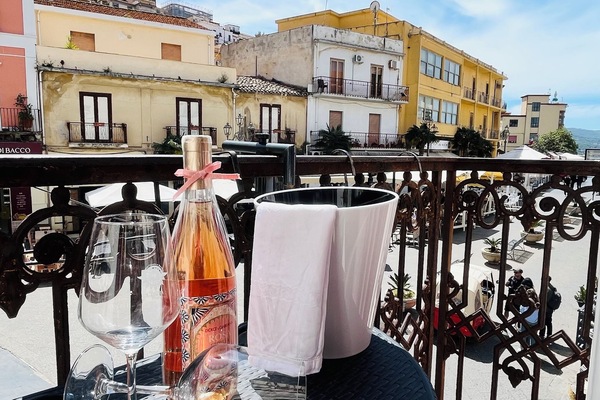 Habitación doble Deluxe, balcón, vista a la ciudad | Terraza o patio