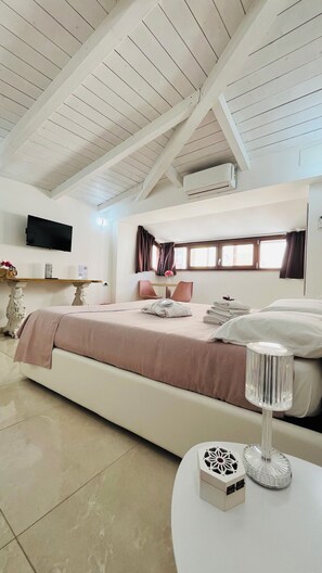 Comfort Triple Room, City View | Free WiFi - La Meridiana - Centro Storico Pizzo (Pizzo)