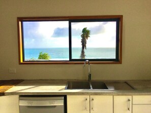 House, Ocean View | Private kitchen | Electric kettle