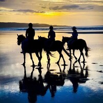 Una playa cerca, arena blanca