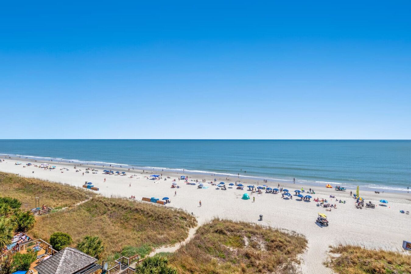 Una spiaggia nelle vicinanze