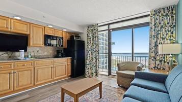 Een televisie en een dvd-speler