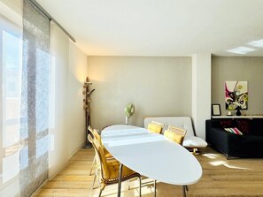 Interior - Beachfront apartment (Lido di Camaiore)
