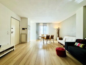 Living area - Beachfront apartment (Lido di Camaiore)