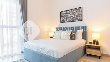 Een kluis op de kamer, een strijkplank/strijkijzer, gratis wifi