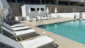 A heated pool - Sea view studio with shared pool on Route des Sanguinaires. (Ajaccio)