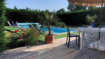 Piscine extérieure, piscine chauffée