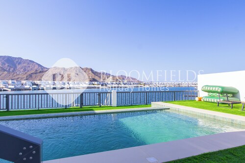 Bloomfields 4PluseMaid Royal Dana Villas