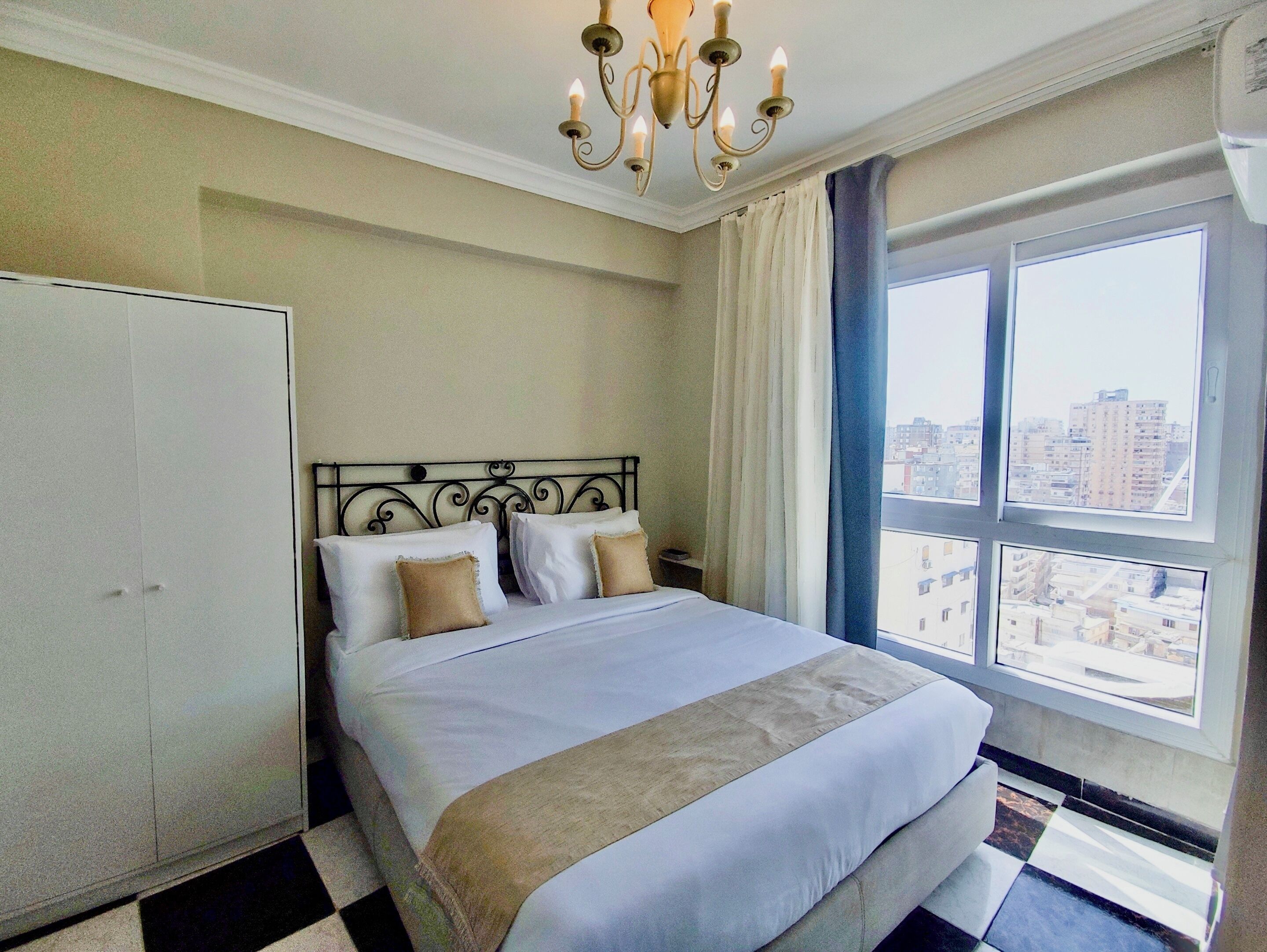 1 habitación, tabla de planchar con plancha, wifi y ropa de cama 