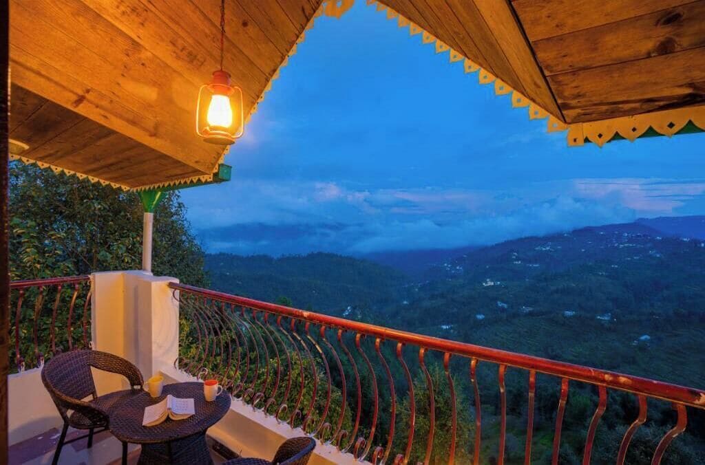 Deluxe Private Room with Balcony and Ensuite Bathroom | Balcony