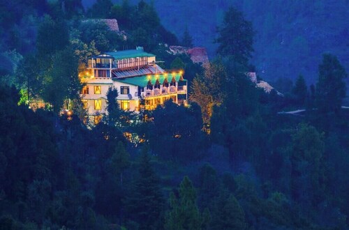 goSTOPS Mukteshwar - Private Rooms and Dorms