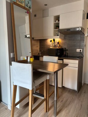 Private kitchen - Cosy Studo Paris (Paris)